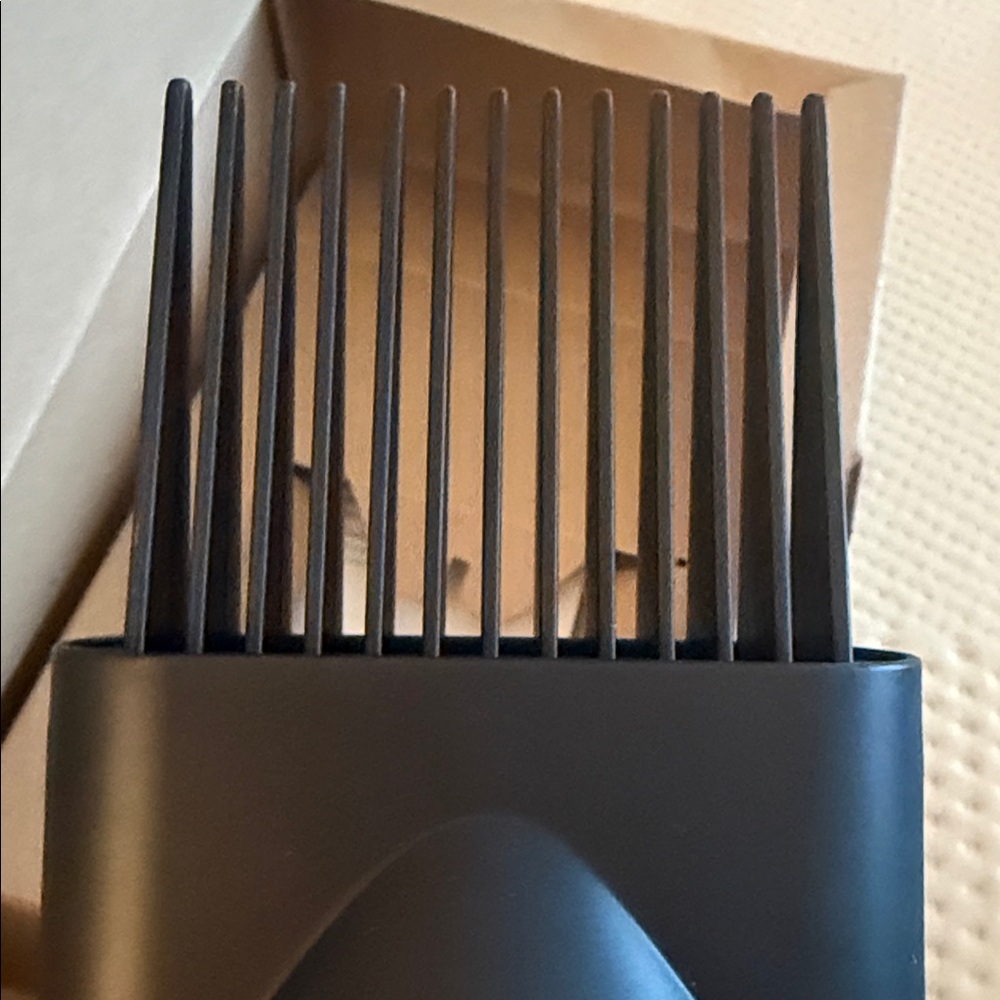 NWT Dyson Supersonic Wide Tooth Comb Attachment - Picture 3 of 3